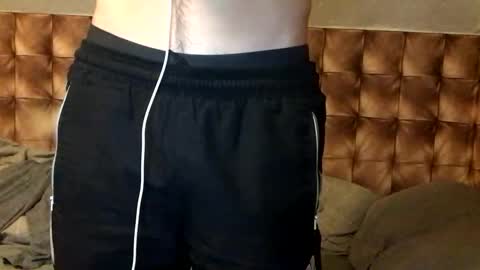 zervale online show from December 3, 6:06 pm