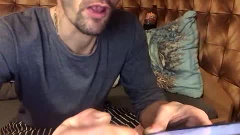 zervale online show from December 5, 9:39 pm