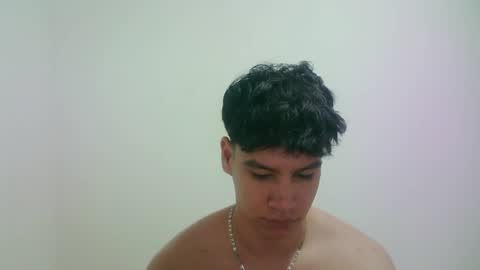 zeus_183 online show from April 5, 3:47 am