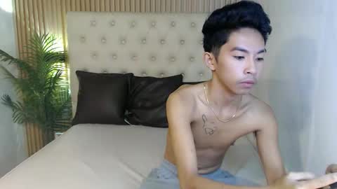 zian_smithx online show from January 10, 11:42 pm