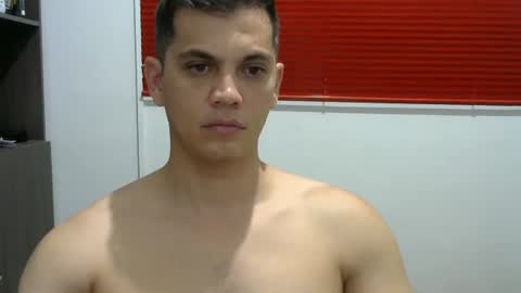 zoro_00 online show from February 4, 1:11 am