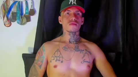 Snapshot of zyongarcia2020 chatting on January 14, 11:05 pm zyon garcia online show from January 14, 11:05 pm