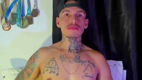 Snapshot of zyongarcia2020 chatting on January 15, 11:40 pm zyon garcia online show from January 15, 11:40 pm