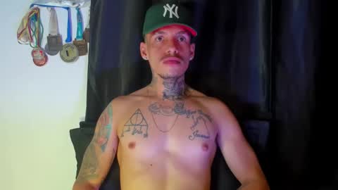 Snapshot of zyongarcia2020 chatting on January 4, 12:48 am zyon garcia online show from January 4, 12:48 am