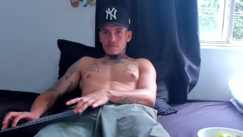 Snapshot of zyongarcia2020 chatting on October 23, 4:54 pm zyon garcia online show from October 23, 4:54 pm