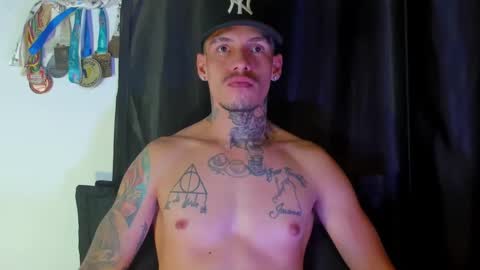 Snapshot of zyongarcia2020 chatting on January 7, 12:24 am zyon garcia online show from January 7, 12:24 am