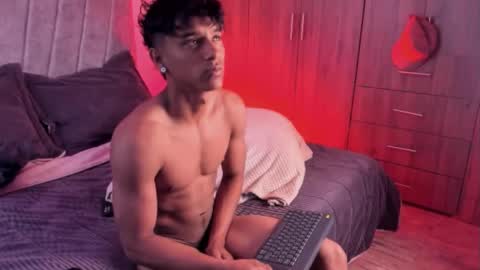 zyzz_1812 online show from October 1, 7:07 pm