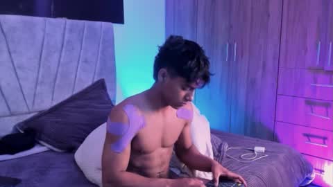 zyzz_1812 online show from October 14, 7:32 pm