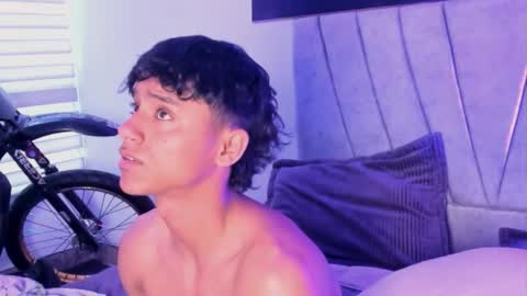 zyzz_1812 online show from September 19, 7:24 pm