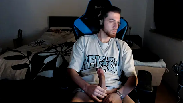 AlbanerYaro45 online show from December 26, 9:47 pm