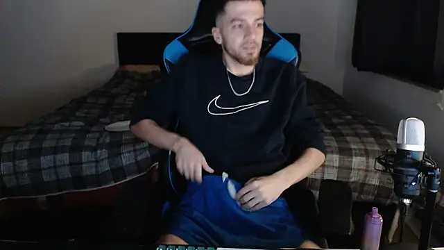 AlbanerYaro45 online show from January 31, 10:21 pm