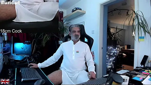 OnlineBossUK online show from November 15, 4:31 pm