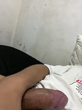 Snapshot of Magosupreme chatting on October 16, 6:43 am Magosupreme online show from October 16, 6:43 am