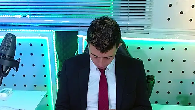 Darko0717 online show from December 18, 2:02 pm