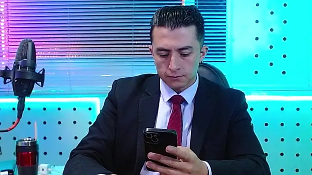 Darko0717 online show from May 11, 2:41 pm