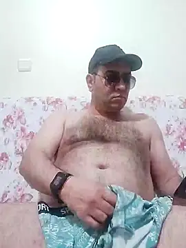 Snapshot of fraud705 chatting on March 16, 1:28 am fraud705 online show from March 16, 1:28 am