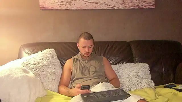 paulblack21 online show from October 26, 12:56 am