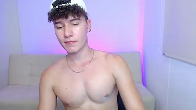 adrian morelly online show from February 22, 8:43 pm