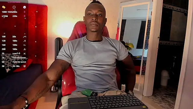 DannSmmith online show from September 19, 4:24 am