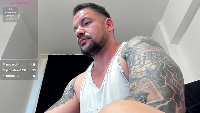 musclemonster31 online show from June 24, 3:42 am