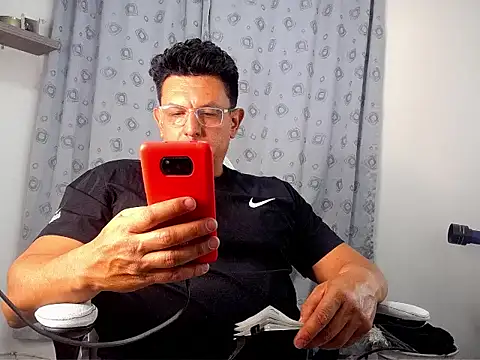 Snapshot of pedropicapi chatting on October 28, 12:02 am pedropicapi online show from October 28, 12:02 am