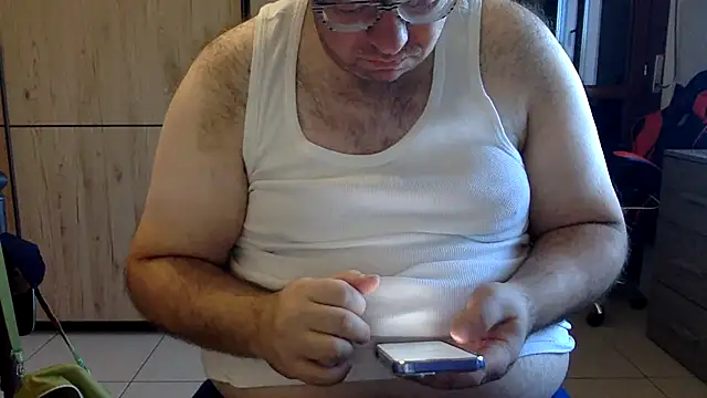 Snapshot of Cazzocollant chatting on October 7, 8:18 am Cazzocollant online show from October 7, 8:18 am