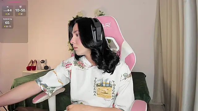 Snapshot of Jiggly__ chatting on October 11, 1:20 am Jiggly   online show from October 11, 1:20 am