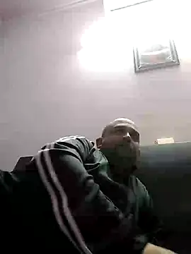 Dick 6inches online show from December 4, 2:15 pm