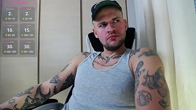 Snapshot of FindomJason chatting on December 21, 7:24 am FindomJason online show from December 21, 7:24 am