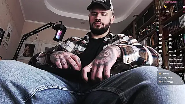 Snapshot of FindomJason chatting on October 7, 12:42 pm FindomJason online show from October 7, 12:42 pm