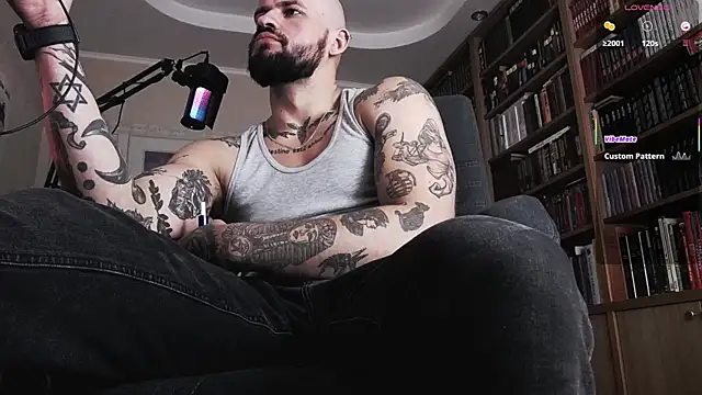 Snapshot of FindomJason chatting on October 8, 12:53 pm FindomJason online show from October 8, 12:53 pm