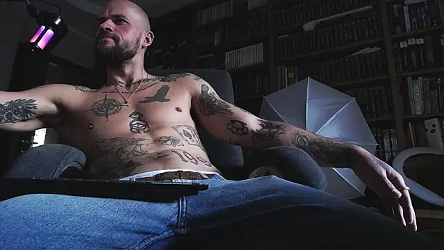 Snapshot of FindomJason chatting on September 13, 3:13 pm FindomJason online show from September 13, 3:13 pm