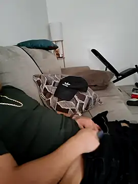 hungpenis210 online show from October 17, 4:11 pm