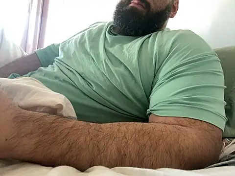 hugemachohandsome online show from February 3, 9:30 am