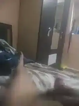 Snapshot of deshifuckers chatting on January 19, 10:50 am deshifuckers online show from January 19, 10:50 am