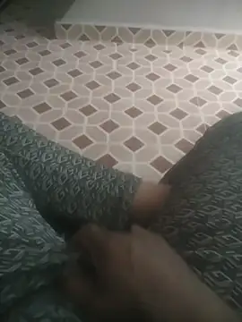 Snapshot of deshifuckers chatting on January 6, 2:04 am deshifuckers online show from January 6, 2:04 am