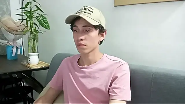 Snapshot of Norehg chatting on September 15, 8:37 am Norehg online show from September 15, 8:37 am