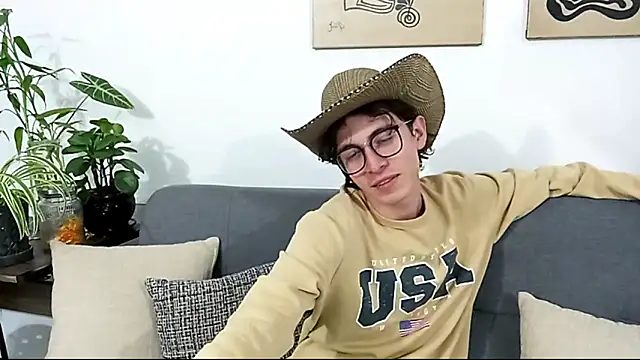 Snapshot of Norehg chatting on October 15, 10:01 am Norehg online show from October 15, 10:01 am