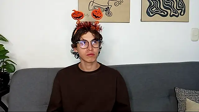 Snapshot of Norehg chatting on October 17, 11:31 pm Norehg online show from October 17, 11:31 pm