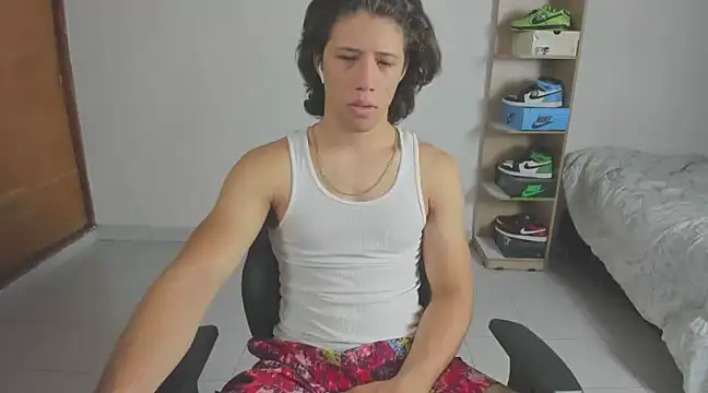 imtonny19 online show from February 18, 1:33 pm