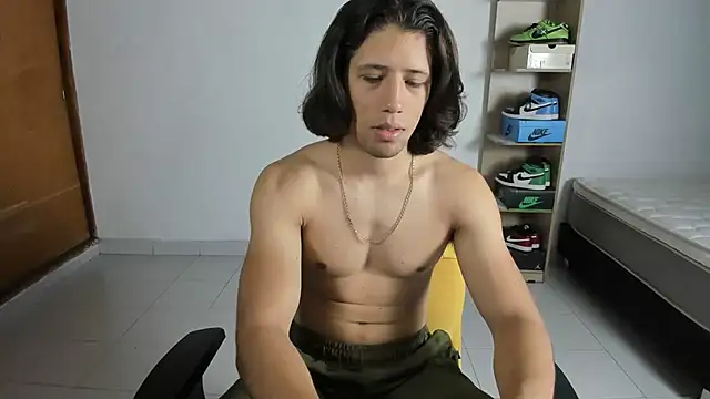 imtonny19 online show from February 8, 12:38 am