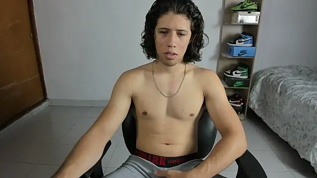 imtonny19 online show from February 15, 9:49 pm