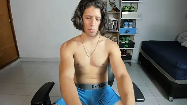 imtonny19 online show from October 31, 2:57 am