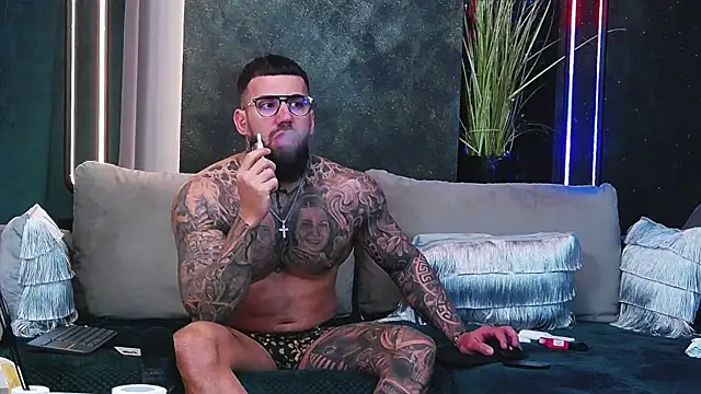 masterkingofmusclee online show from March 7, 9:17 pm