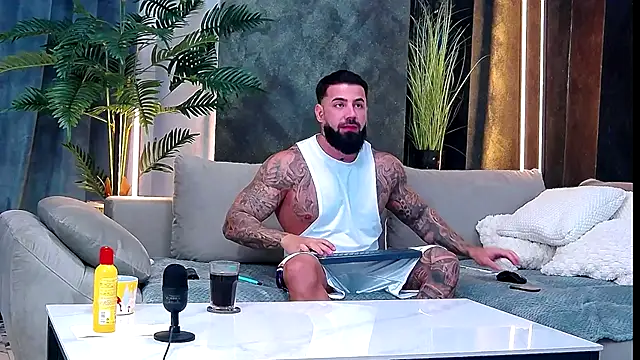 masterkingofmusclee online show from October 7, 8:24 pm