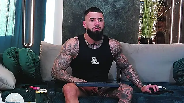 masterkingofmusclee online show from January 29, 6:33 am