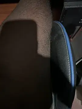 Snapshot of Yurt000 chatting on January 25, 7:07 pm Yurt000 online show from January 25, 7:07 pm