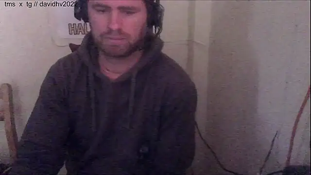 Snapshot of Davidhv2022 chatting on October 21, 3:26 pm Davidhv2022 online show from October 21, 3:26 pm