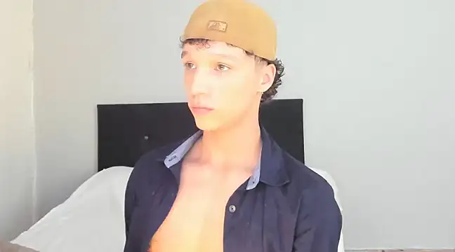 angelcortes online show from March 11, 1:37 am