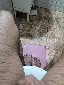 Snapshot of surfer_fun29 chatting on December 9, 3:50 am surfer fun29 online show from December 9, 3:50 am